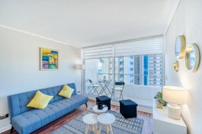 Yellow Oasis 1BR W/Pool, Parking, Gym & Smart TV